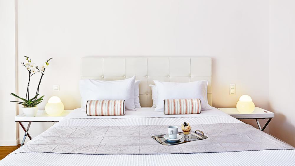 03-superior-guestroom-master-bedroom-pella-beach-g