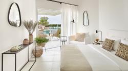 01-bungalow-family-accommodation-pella-beach-5676