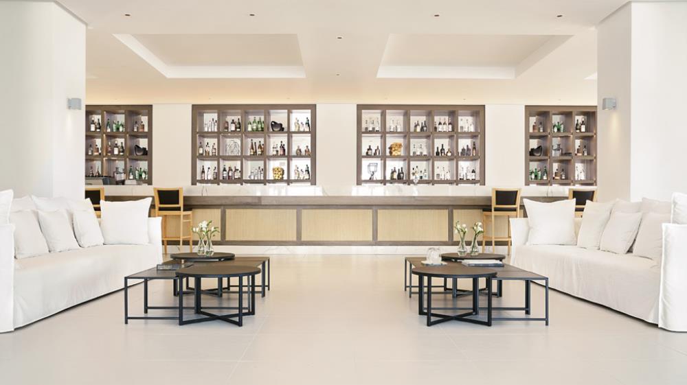 bar-at-pella-beach-resort-22000