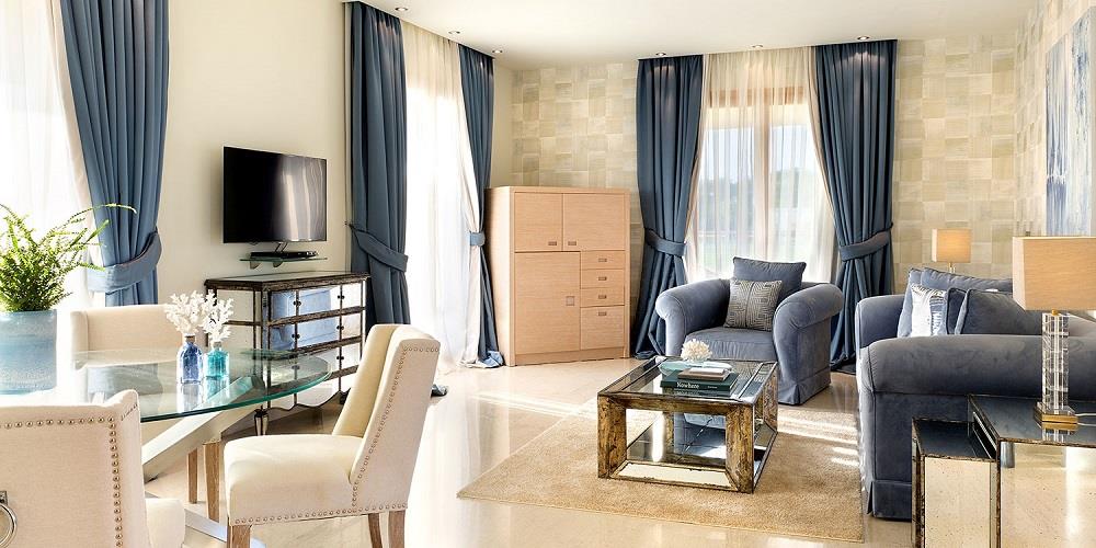 three bedroom familysuite withbalcony