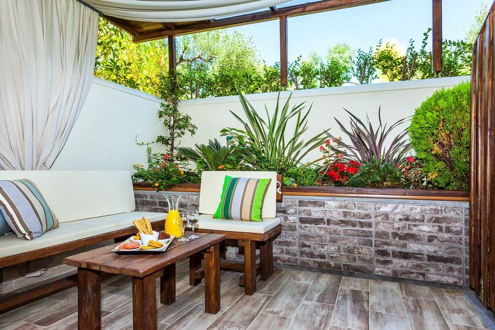 baalcony - limited view