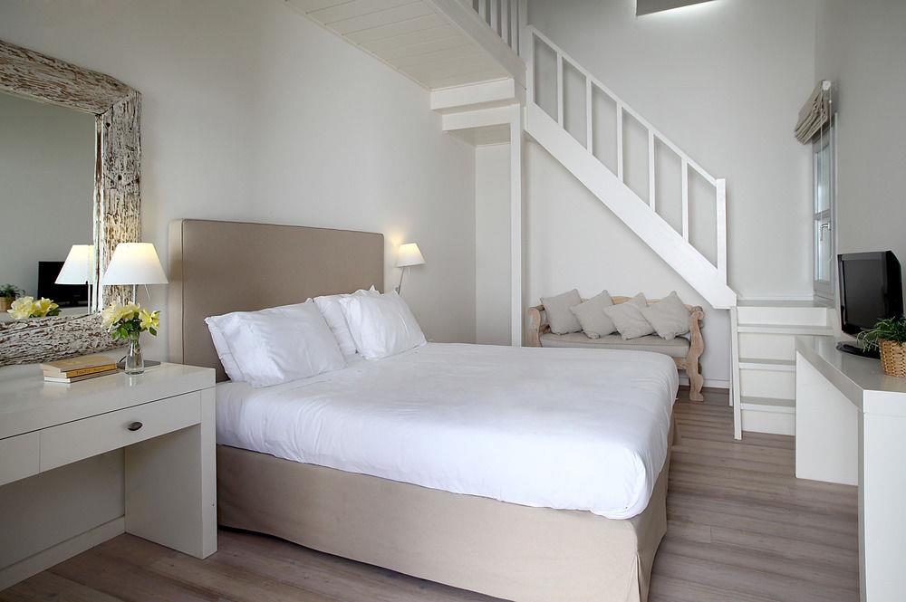 Family Room, Garden View