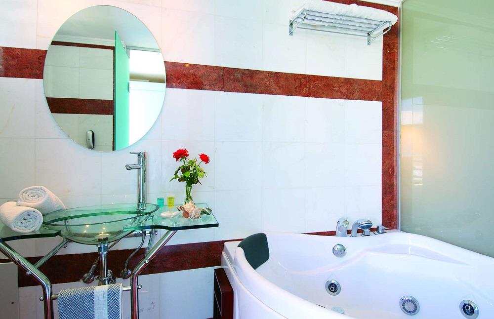 bathroom family suite