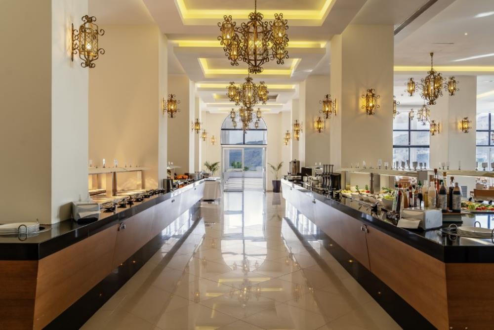 LV Main Restaurant Buffet