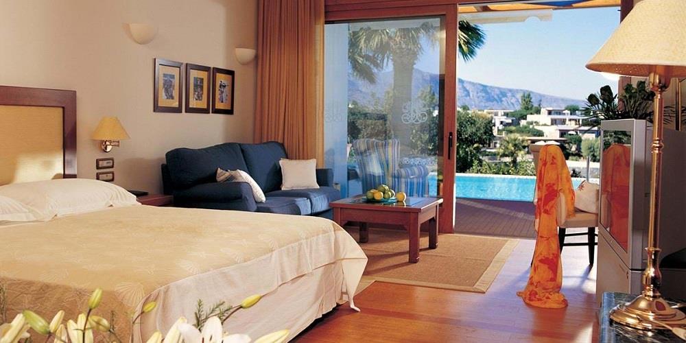 luxury_suites_front_sea_view_shared_pool