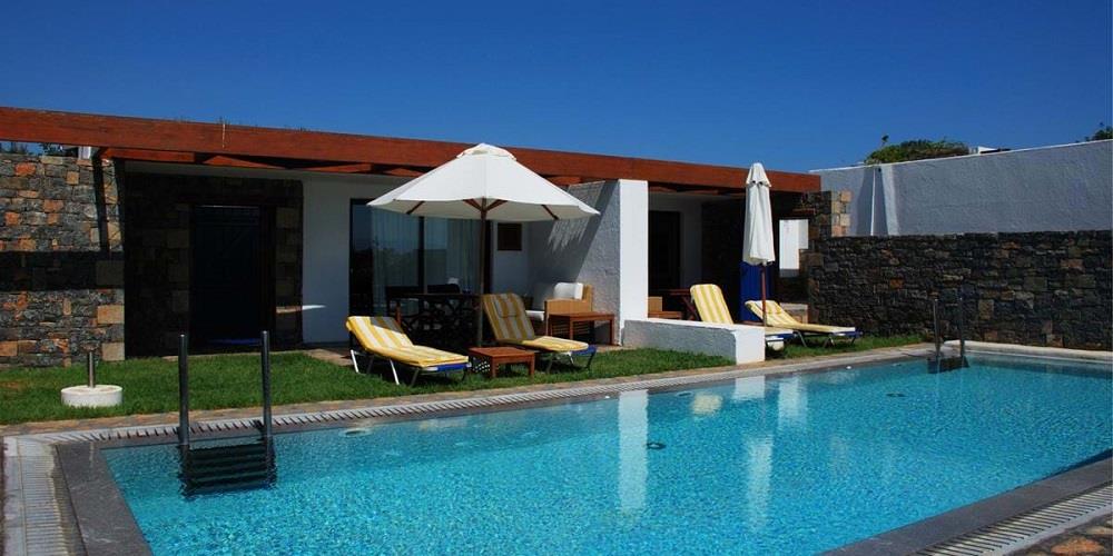 superior_bungalow_sv_shared_pool