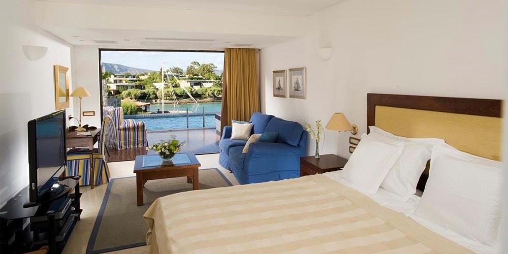 superior_bungalows_front_sv_shared_pool