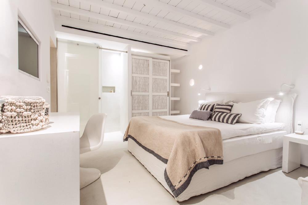 DELUXE SEA VIEW OUTDOOR JACUZZI ROOM 4