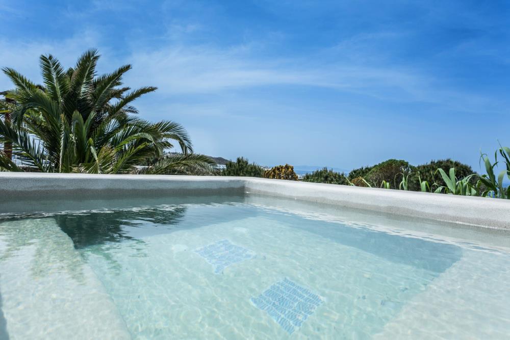 SUPERIOR SEA VIEW SUITE 7