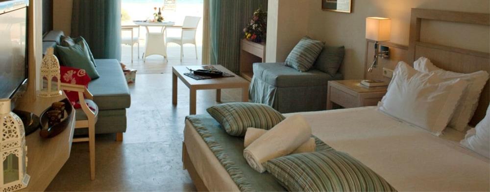 Beachfront Junior Suite