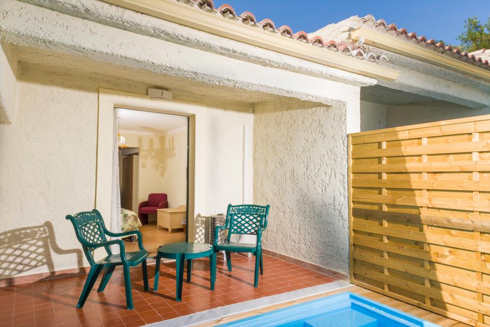 superior-bungalow-private-pool_2