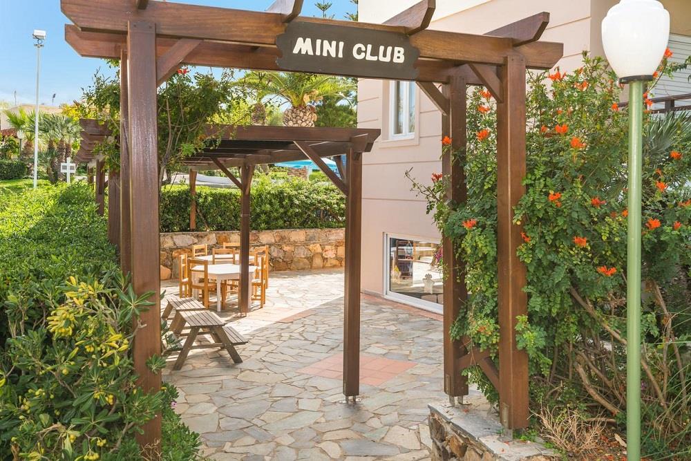 mini club entrance