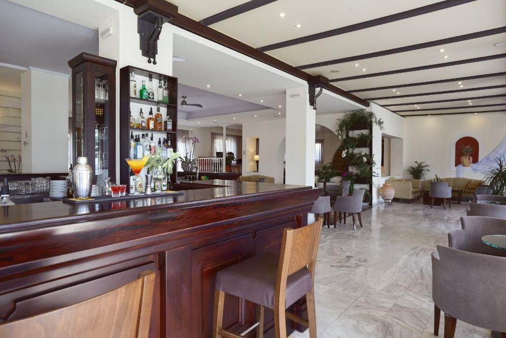 Bar-Lobby