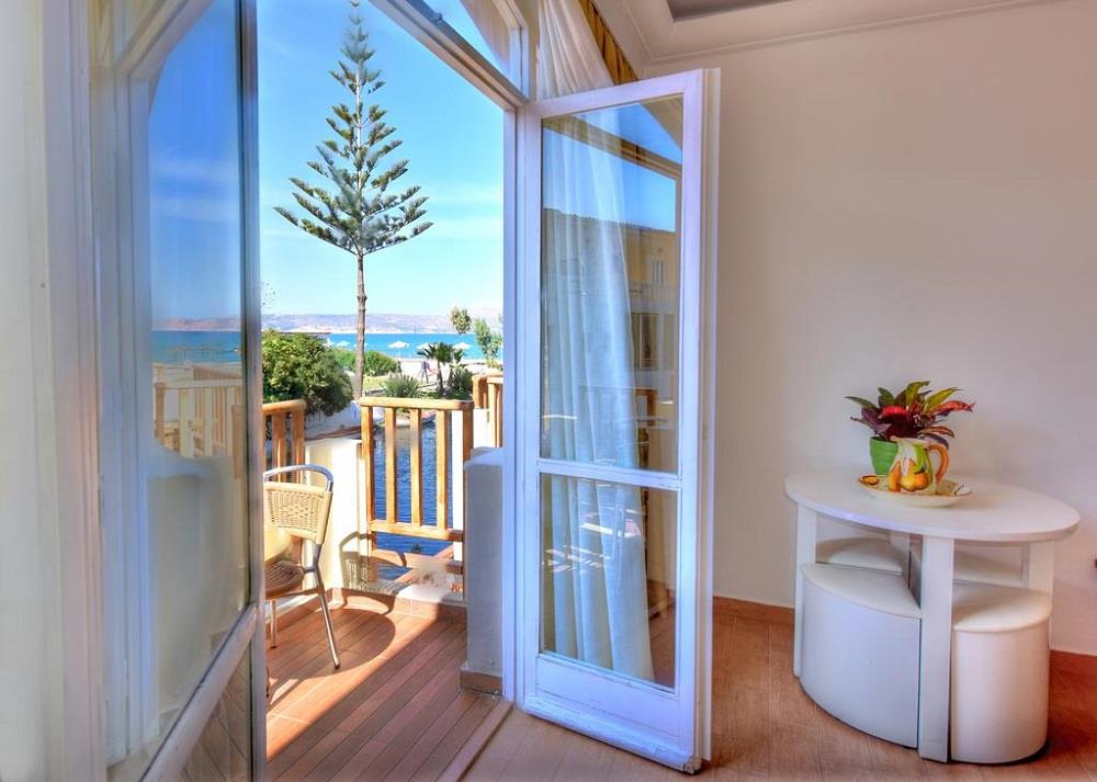 double room side sea view