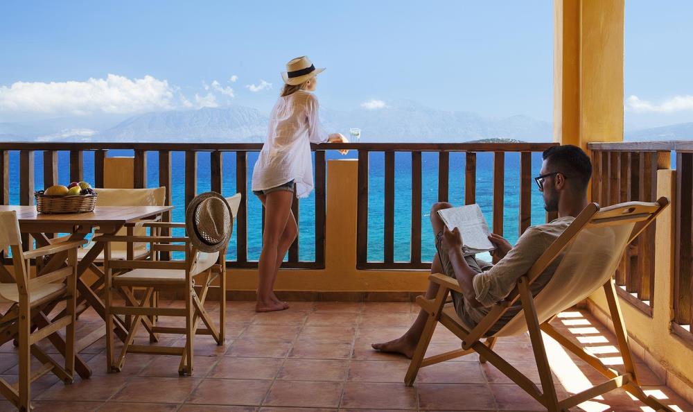 21-Seafront-Suite-veranda