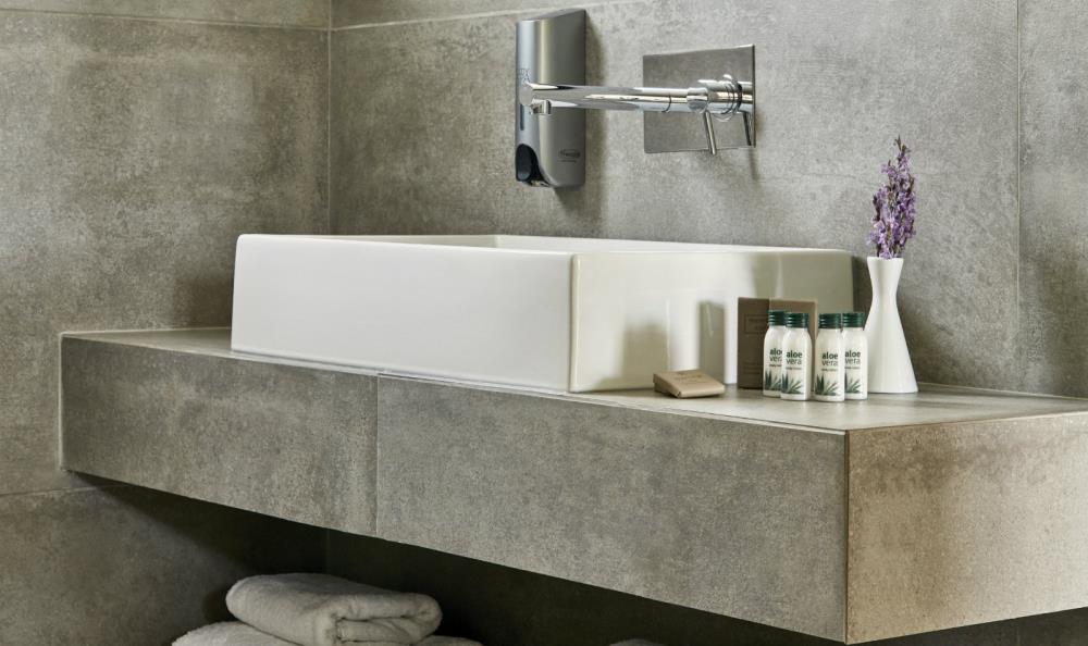 bathroom-family-apartment-studio-candia-park-villa