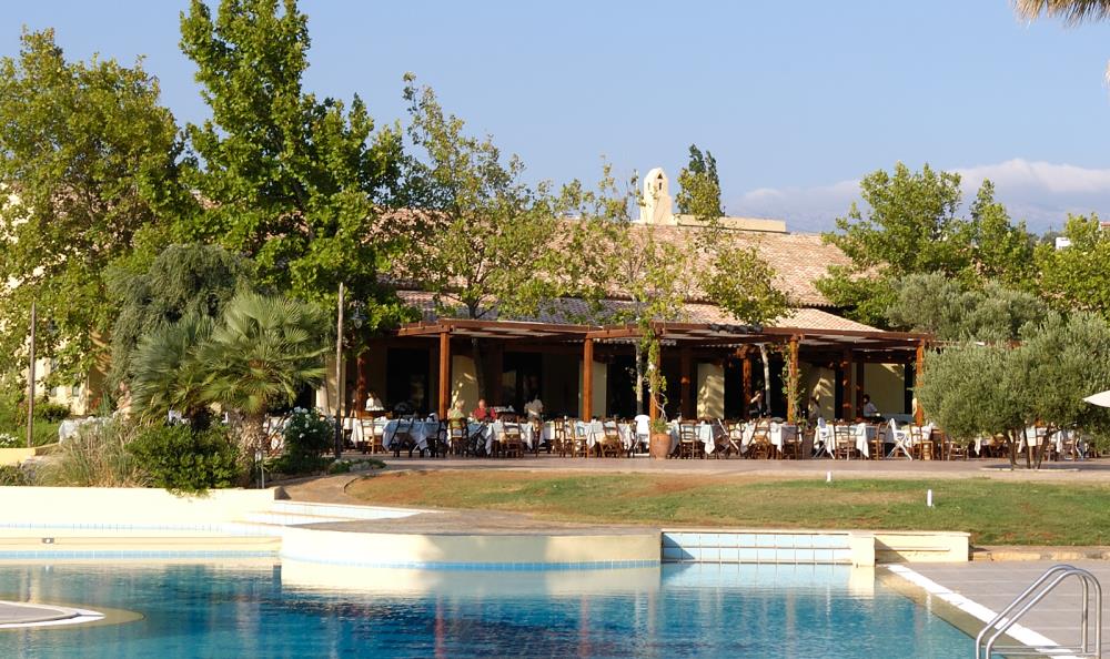 55-CPV-main-restaurantpool1