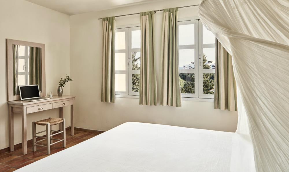 bedroom-seaview-Suite