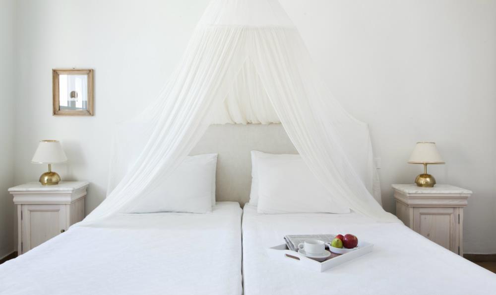 bedroom-superior-family-apartment-side-sea-view