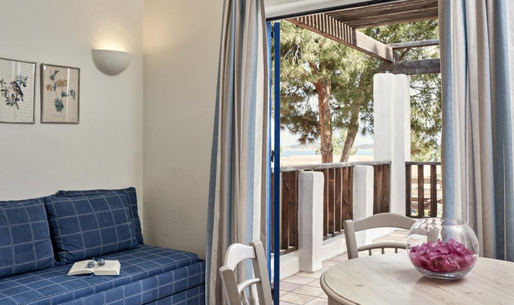 one-bedroom-fam-apart-ssv-living-space