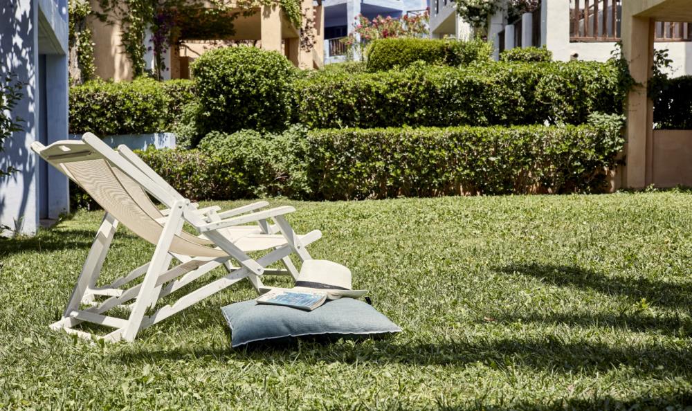 one-bedroom-family-apartement-garden-equipment