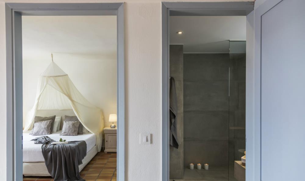 superior-family-apartment-side-sea-view