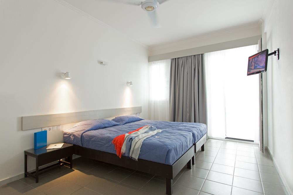 kamari_beach_hotel_2015_011