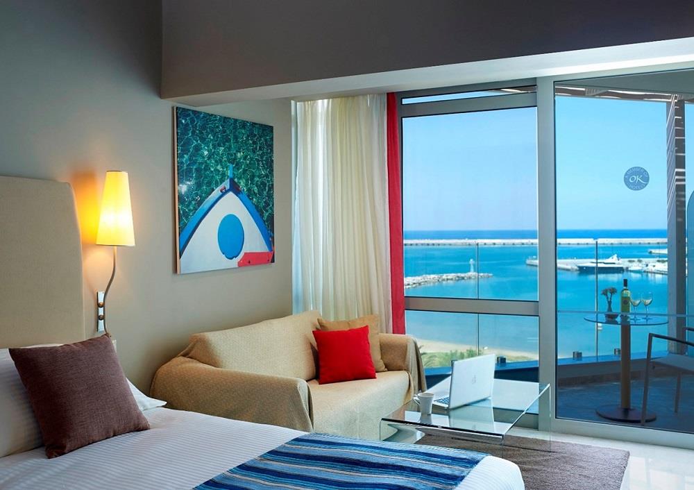 Deluxe Suite Front Sea View