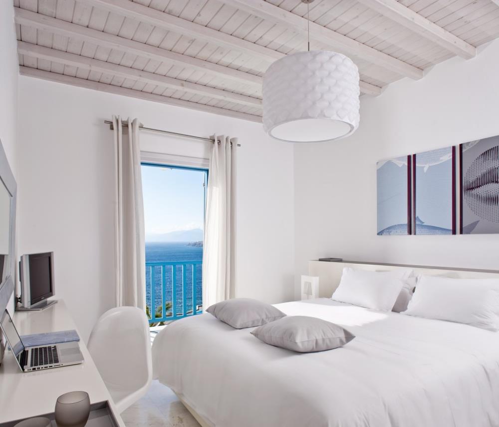 Deluxe Suite with outdoor Jacuzzi