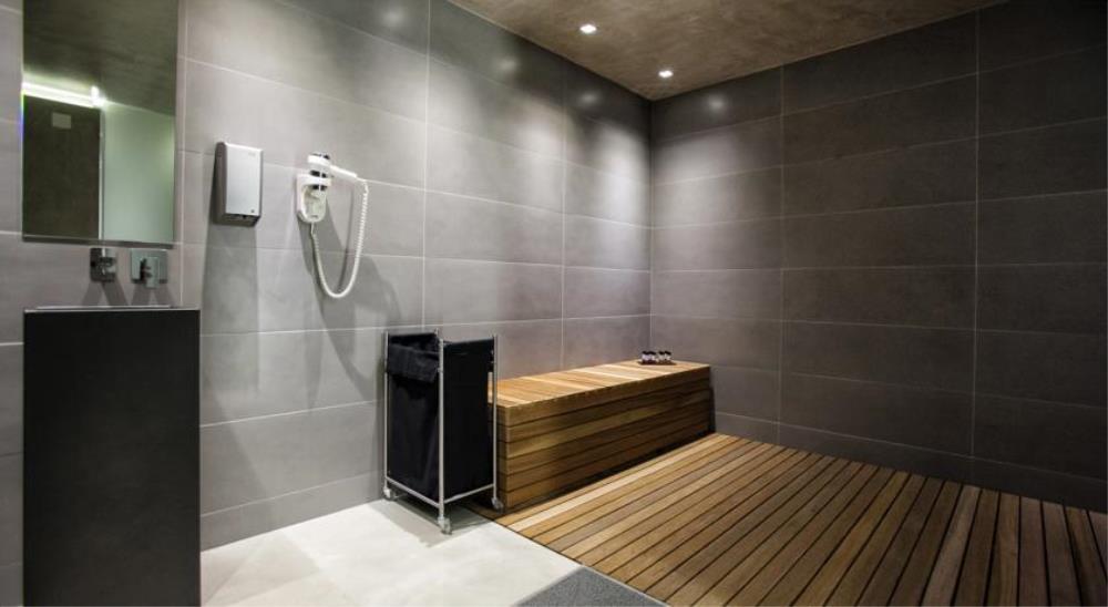 spa bathroom