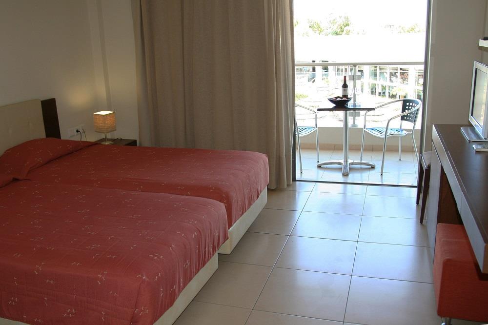 adults only room, with balcony