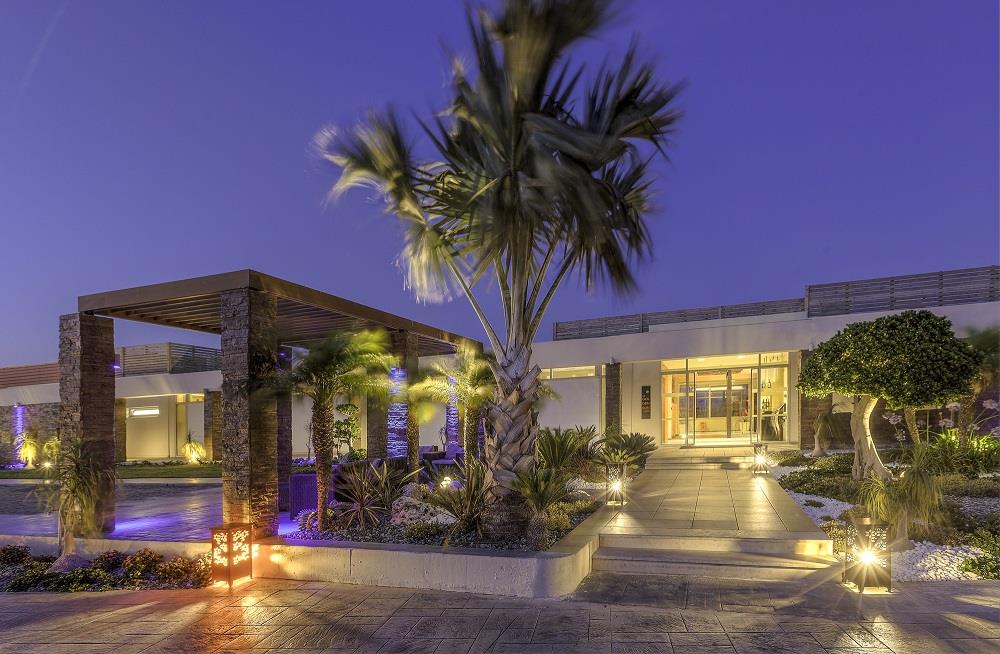 chinese restaurant entrance