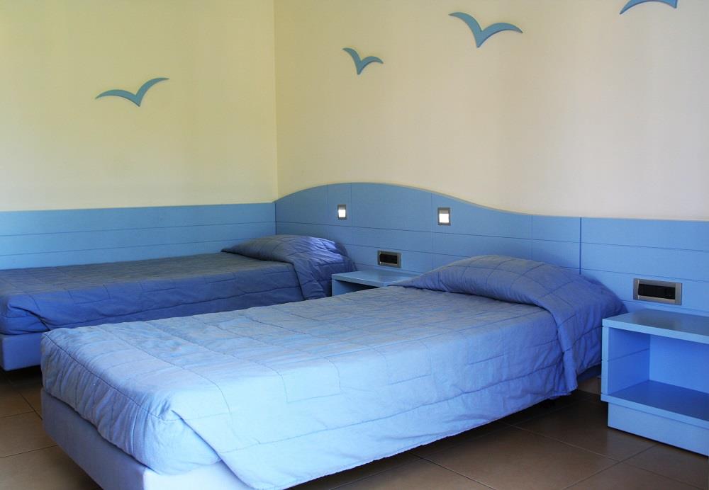 kids bedroom family suite