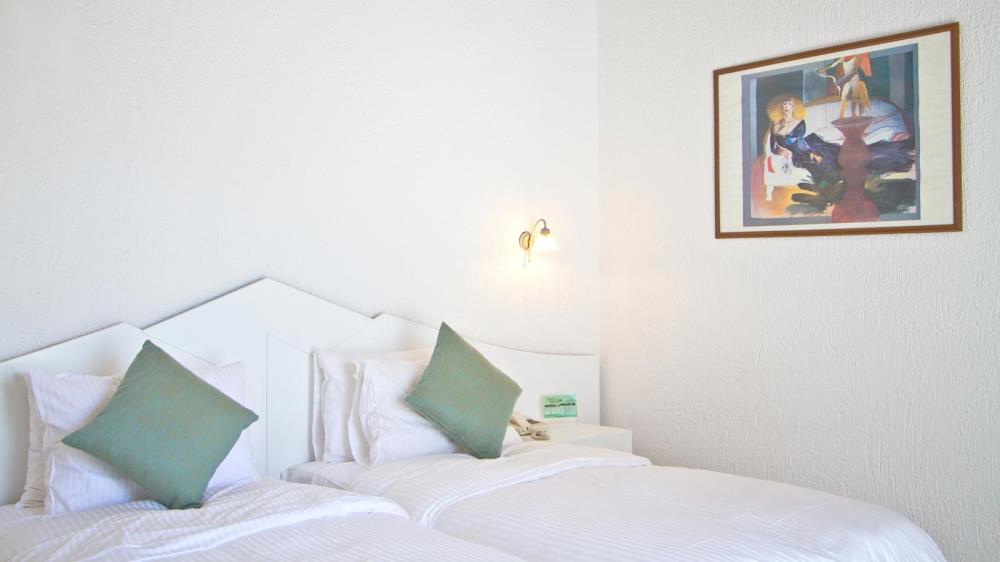 Poolside Rooms, Mykonos Palace 6