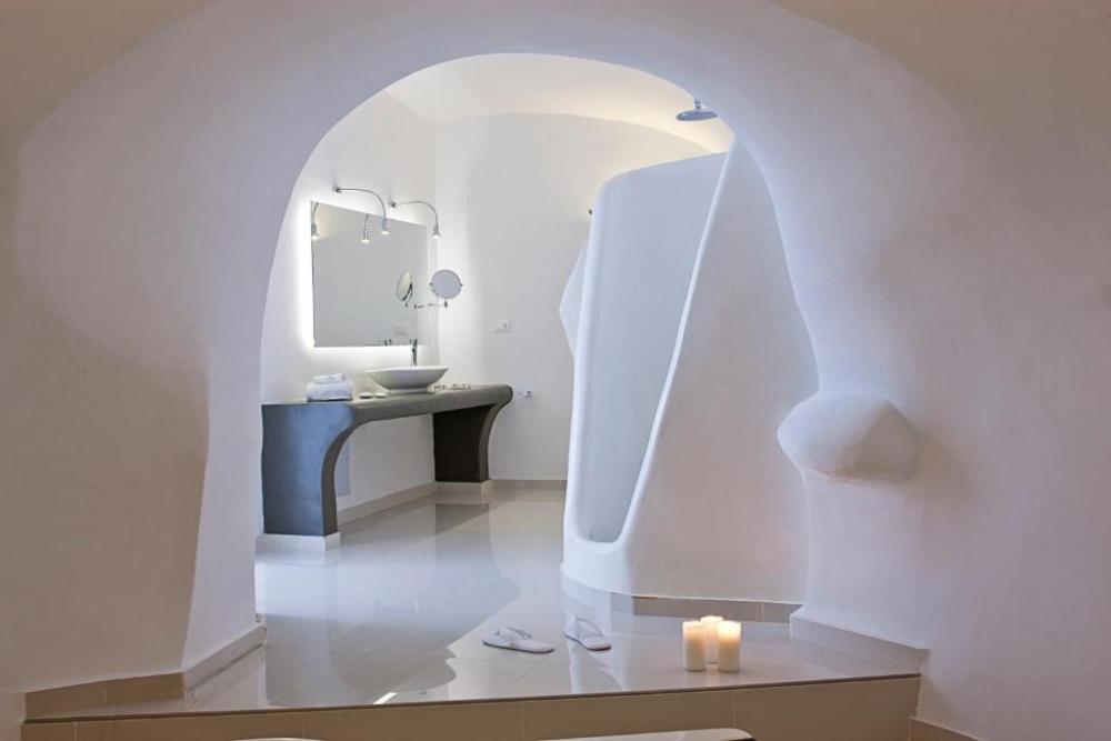 Superior Jetted Tub Suite4