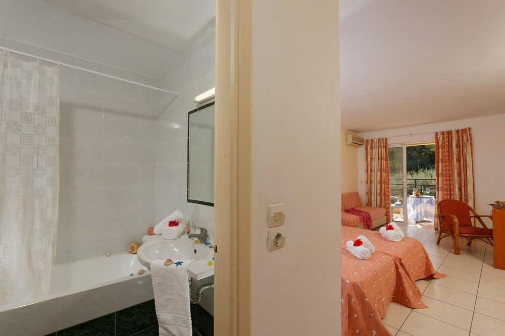 Superior Room & Bath