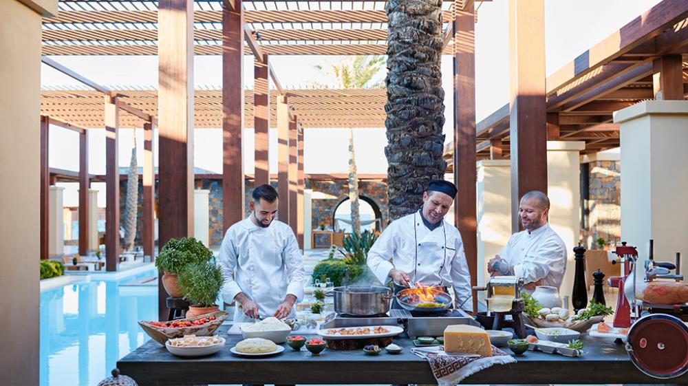 12-cretan-cuisine-with-island-flavours-19621