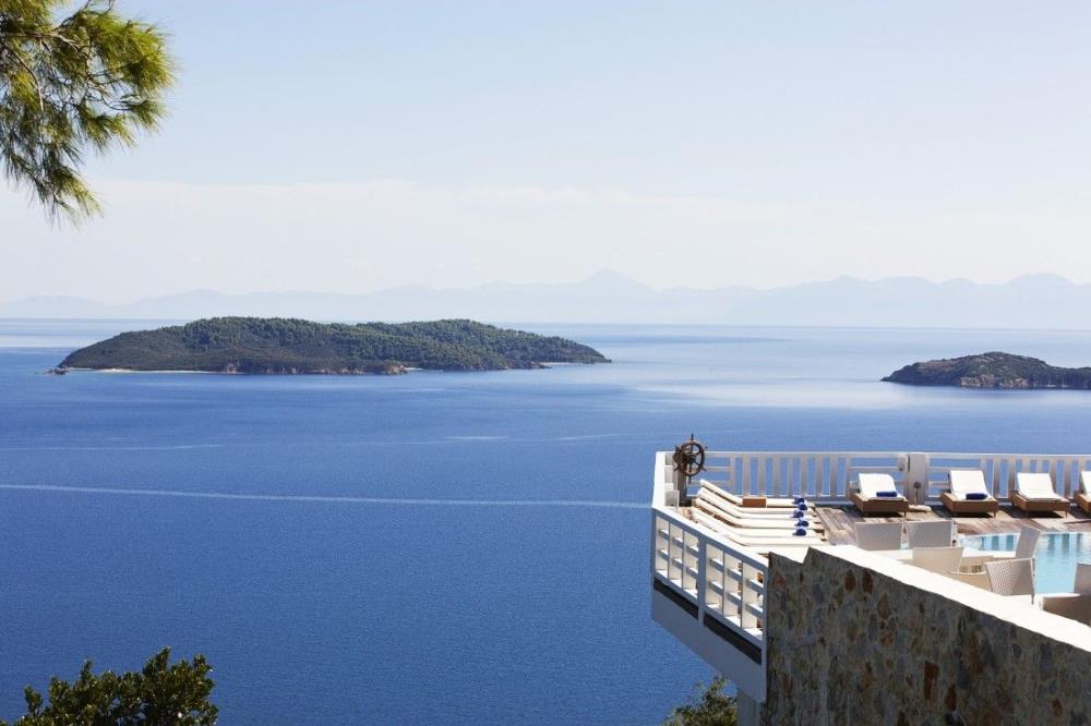kivo-skiathos-beach-pools-02