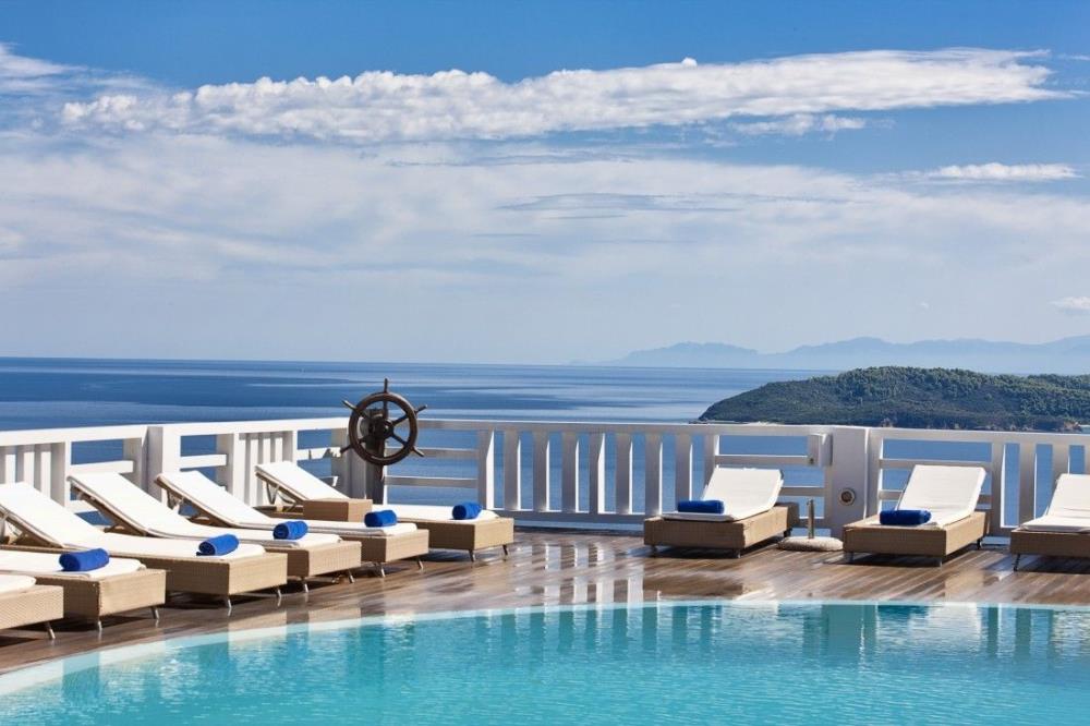 kivo-skiathos-beach-pools-06