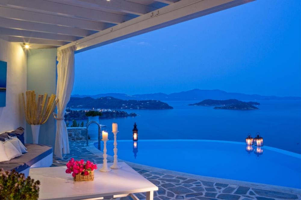 skiathos-suites-with-private-pool-02