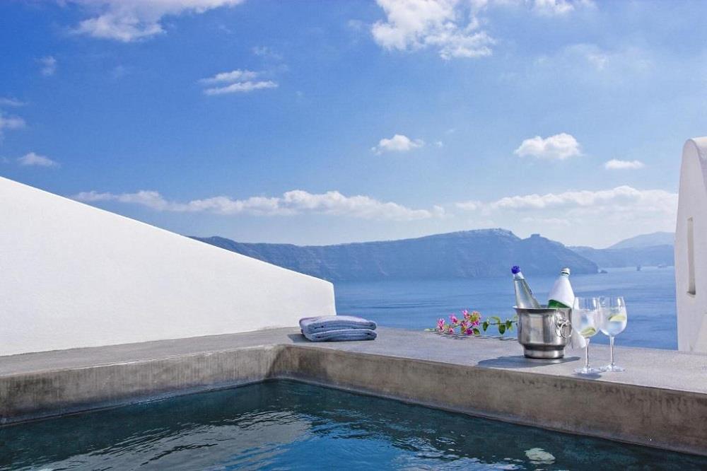 Deluxe Suite with Outdoor Jacuzzi