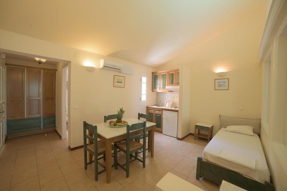 one bedroom apartment kitchen