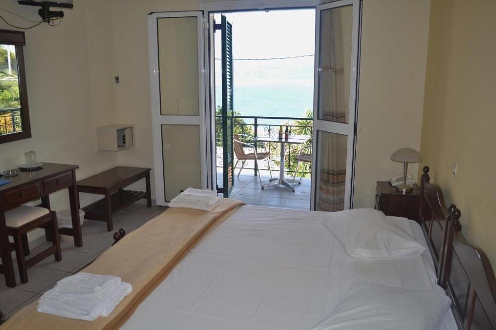 Double or Twin Room with Sea View
