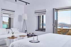 liostasi suite seaview privatepool