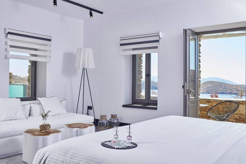 liostasi suite seaview privatepool