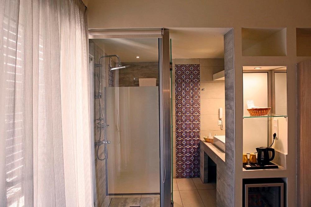 bathroom standard room