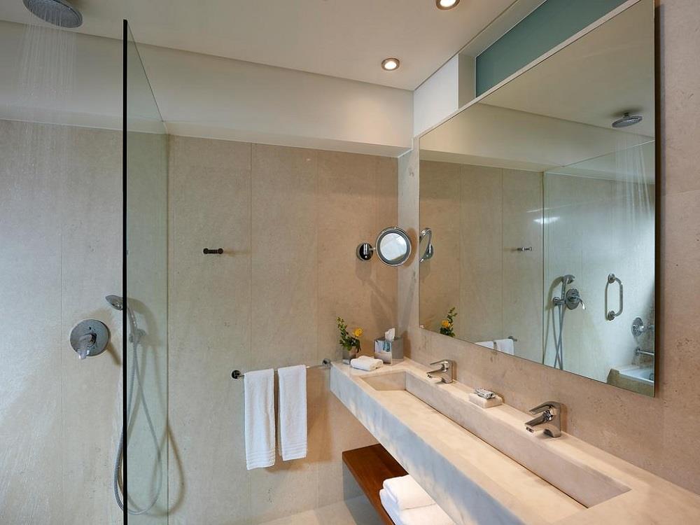 bathroom - Classic Double or Twin Room
