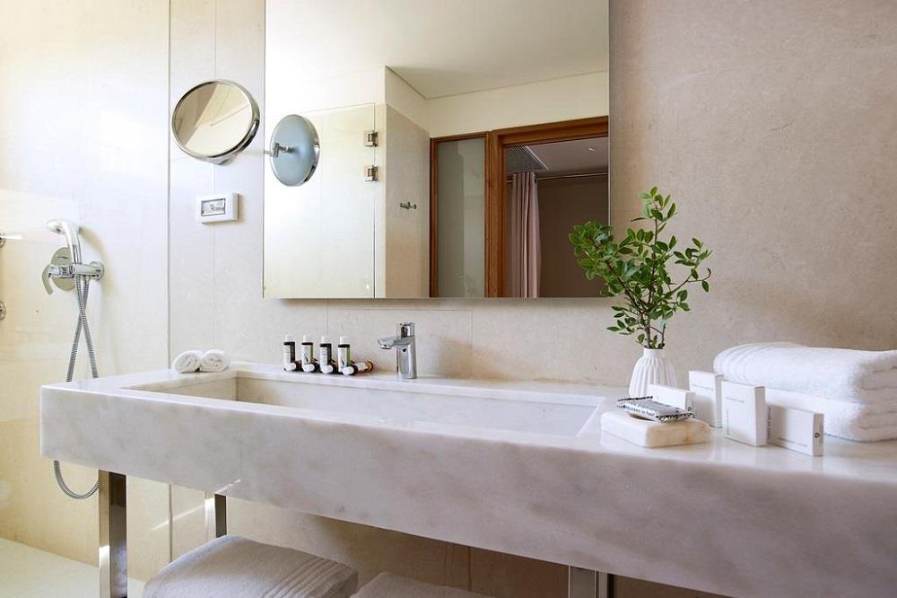 bathroom - Classic Suite Sea View