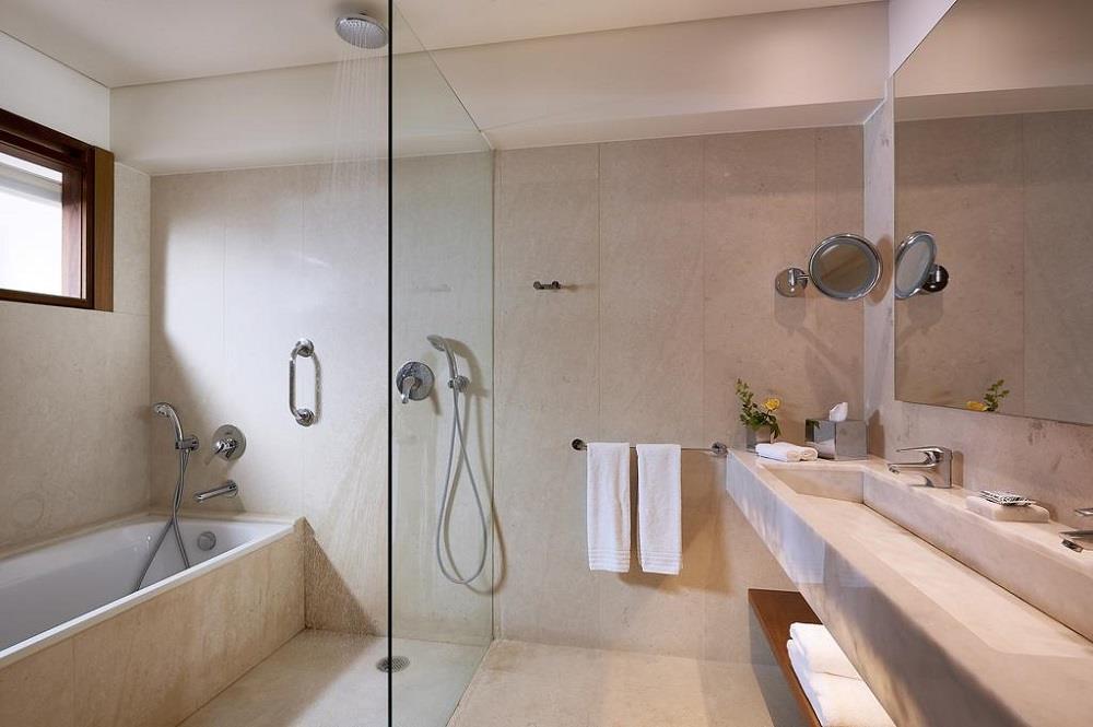 bathroom - Classic Junior Suite Sea View