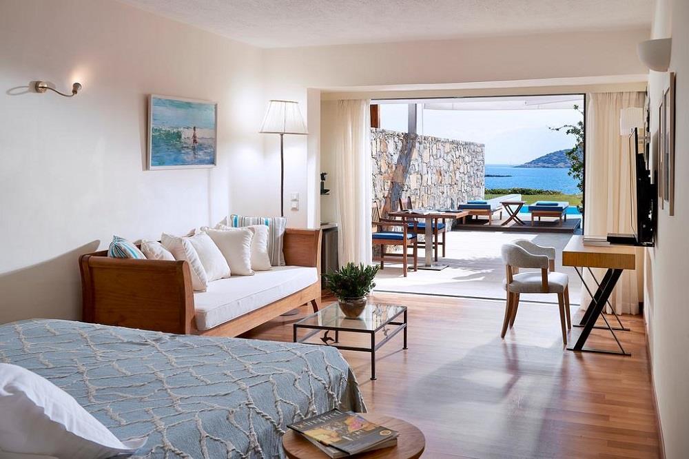 Classic Studio Private Pool Sea View2